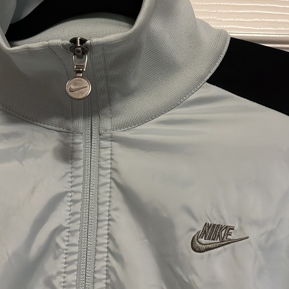 Nike Jacket - Picture 4 of 8